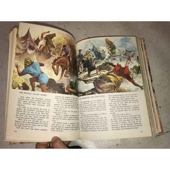 The Children's Bible Vintage Hardcover Book - Picture 14 of 16